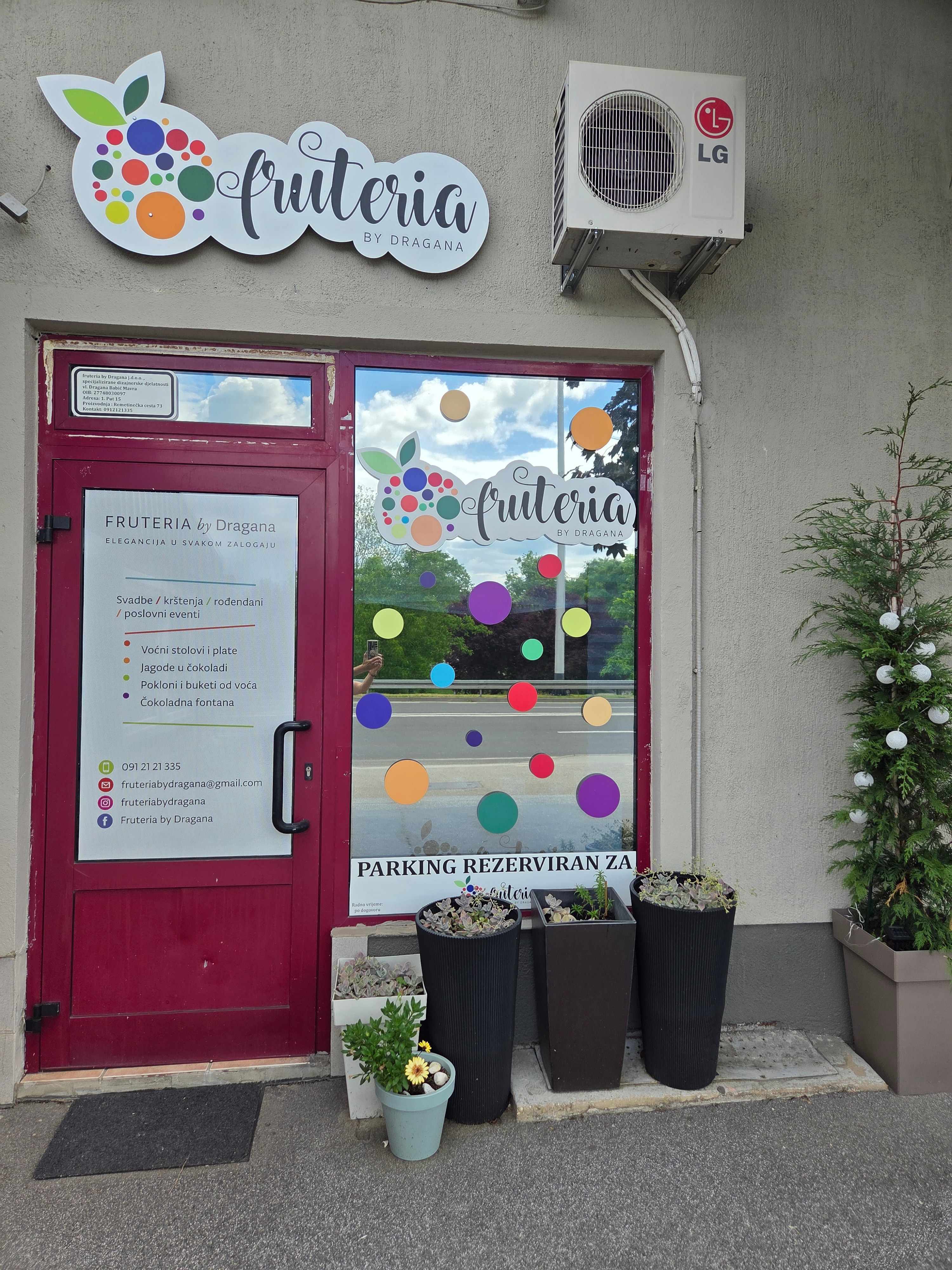 Prostor fruteria by Dragana u kojem nastaju svi voćni i čokoladni aranžmani